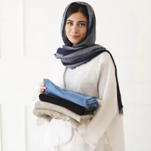 شال آرامیس در رنگ‌های مختلف