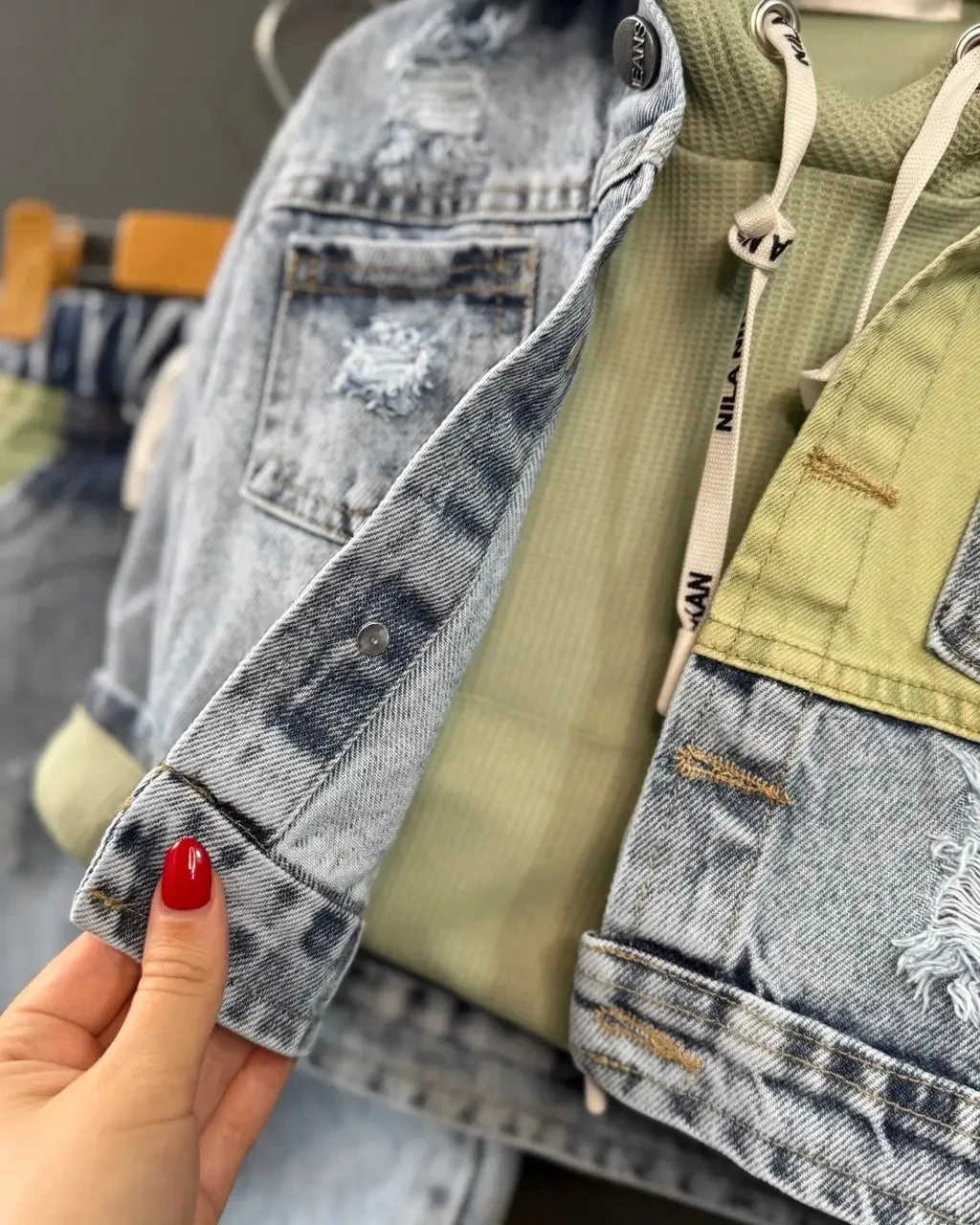 کت شلوار جین بچگانه با طراحی شیک